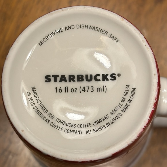 Starbucks 2019 Christmas/Holiday coffee/ latte mug. 16oz. - Picture 5 of 5